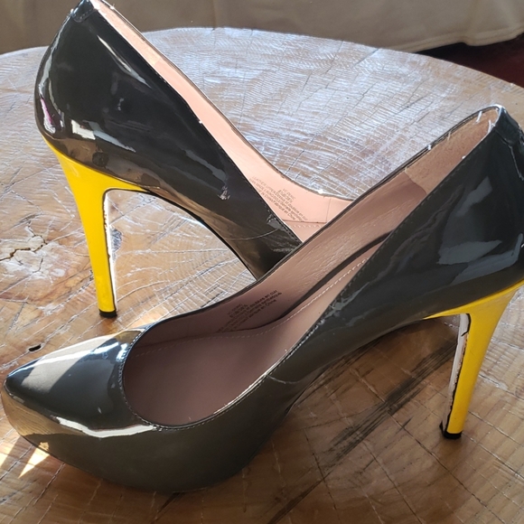 Vince Camuto patent leather twotone heels size 8.5 - Picture 3 of 9